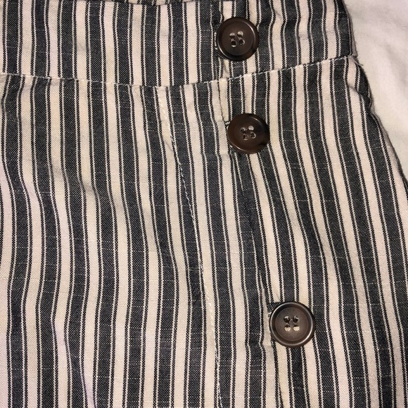 Gray and Beige Stripped Mini Skirt - Picture 3 of 5